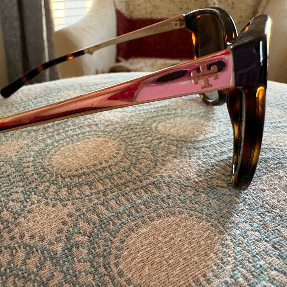 Tory Burch Tortoise Shell Foldable Sunglasses - image 3